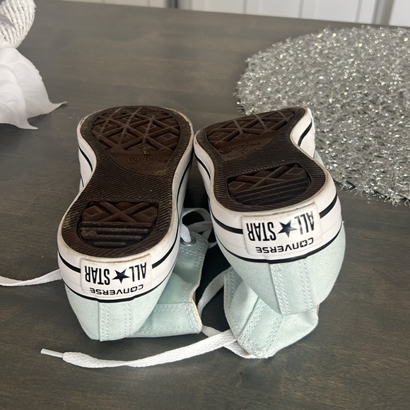 Converse shoes size 8 - Picture 6 of 6